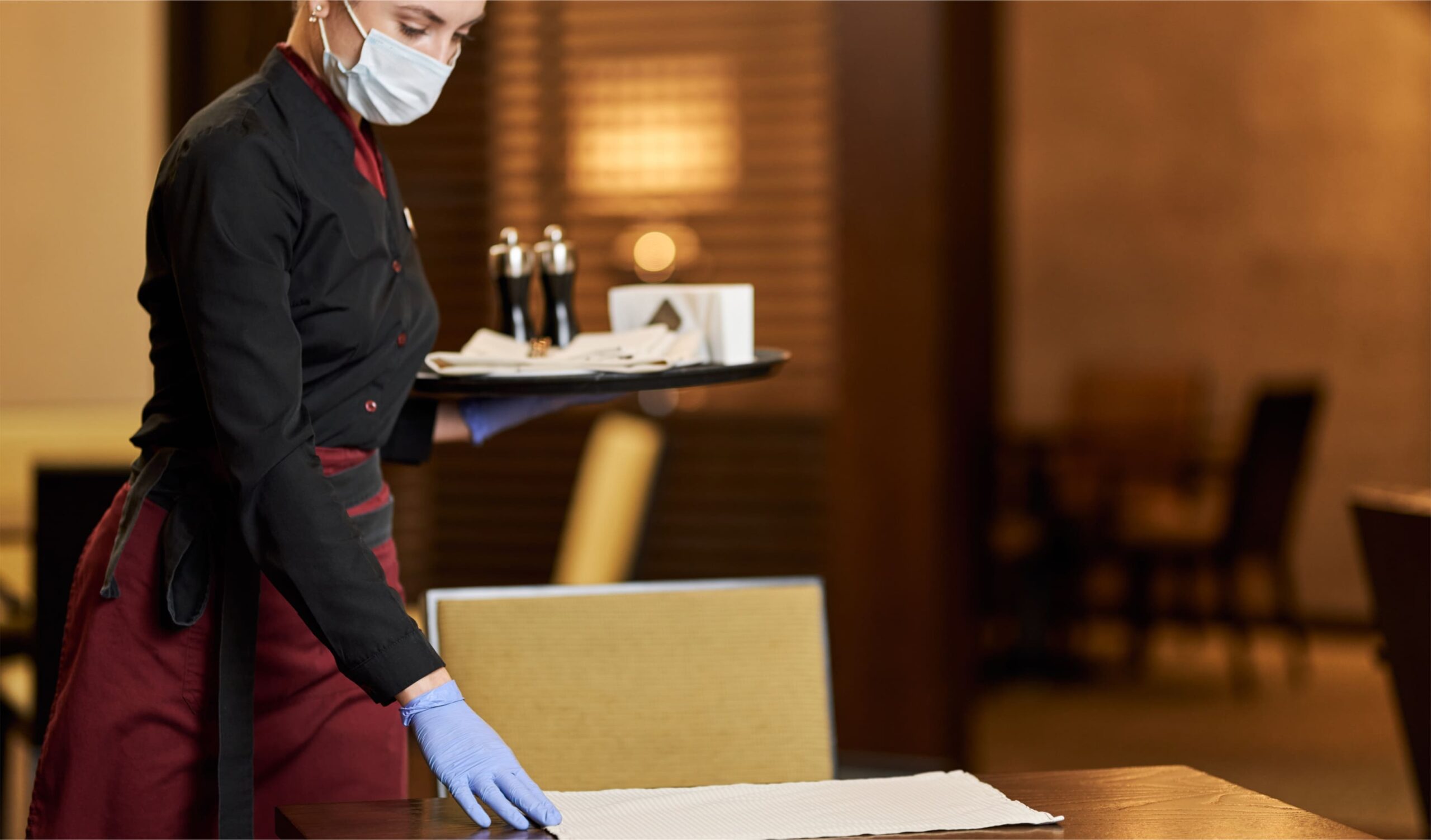 CONFIANZA Y SEGURIDAD EN LOS ESTABLECIMIENTOS DE RESTAURACIÓN: LA RECEPCIÓN Y ATENCIÓN AL CLIENTE – HOTA14